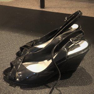 White house Black market black wedges